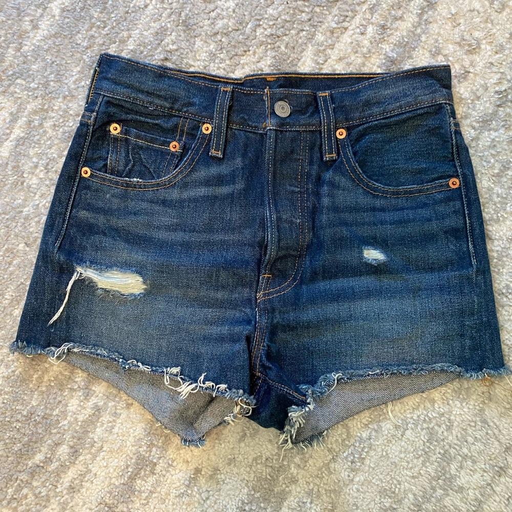 Levi’s 501 high waist shorts W24